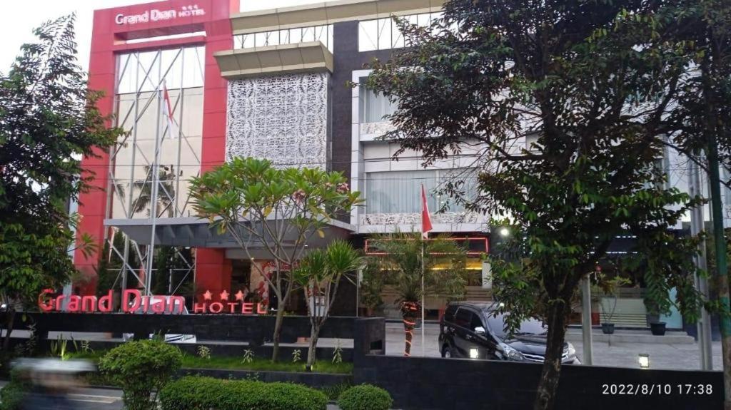 Grand Dian Hotel Slawi Tegal (Central Java) Exterior foto